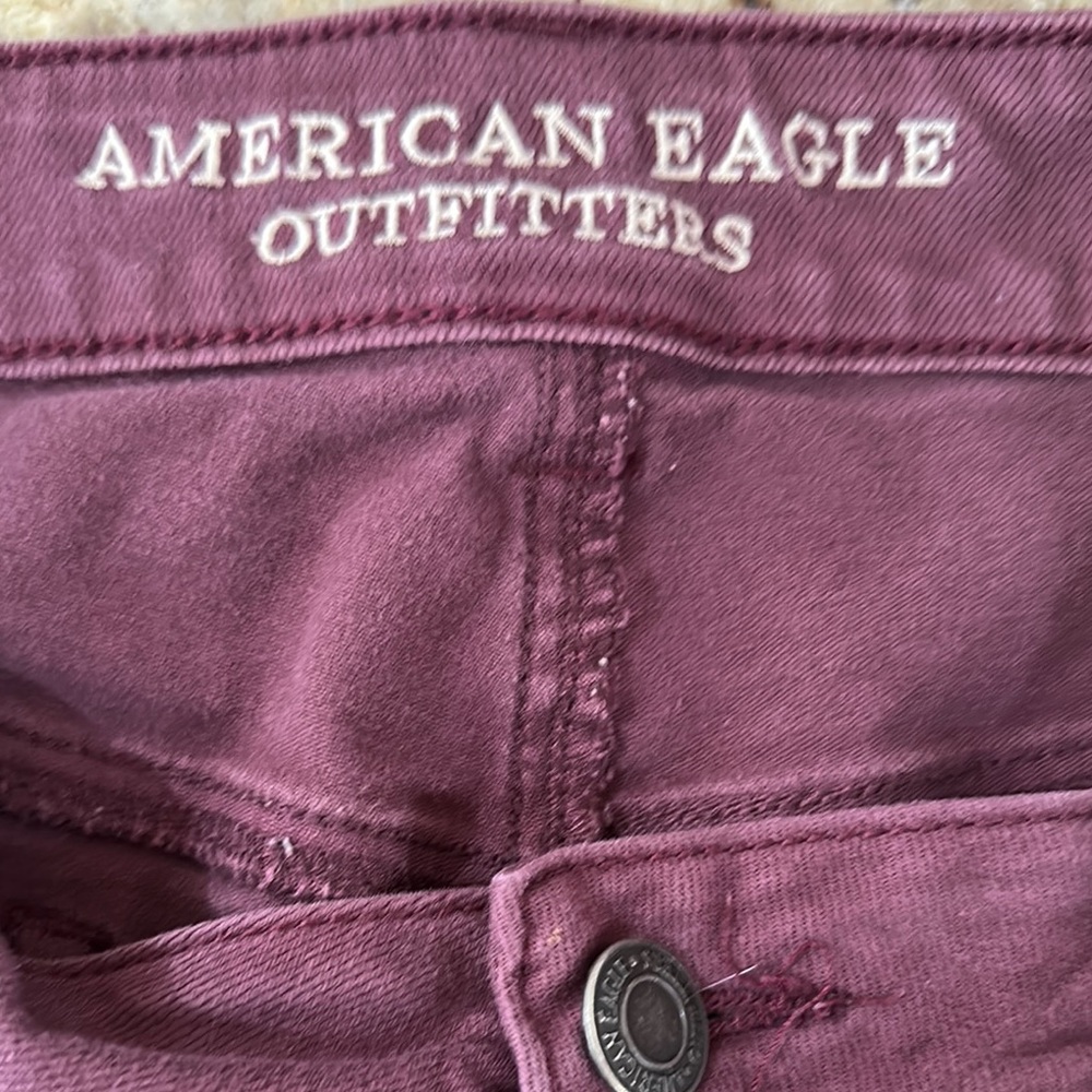American Eagle Stretch Ripped Jean Shorts Women's burgundy Distressed Shorts - Picture 3 of 4